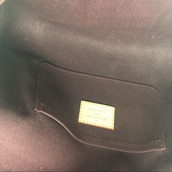 🌸TRENDY🌸FAVORITE LOUIS VUITTON CROSSBODY - Picture 13 of 16